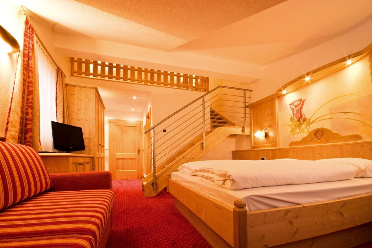 Hotel Löwe Innichen Exterior foto